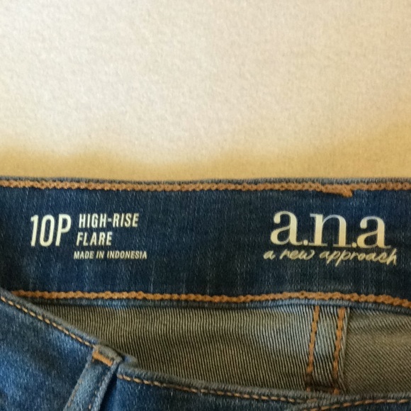 FINAL SALE PRICE A.N.A. 10P High Rise Flare Leg Jeans - Picture 2 of 5
